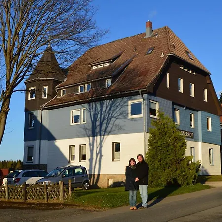 Tannerhof Homestay *